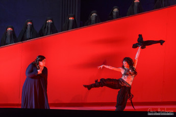 The Canadian Opera Company's 2016 production of Mamoetto