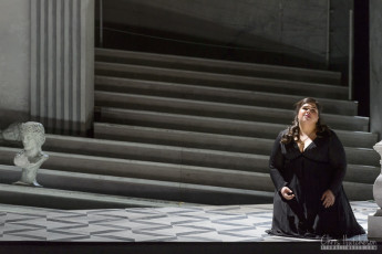 The Canadian Opera Company's 2016 production of Mamoetto